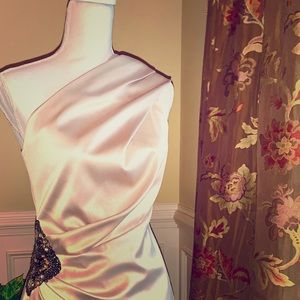 Gorgeous Eliza J Formal Dress